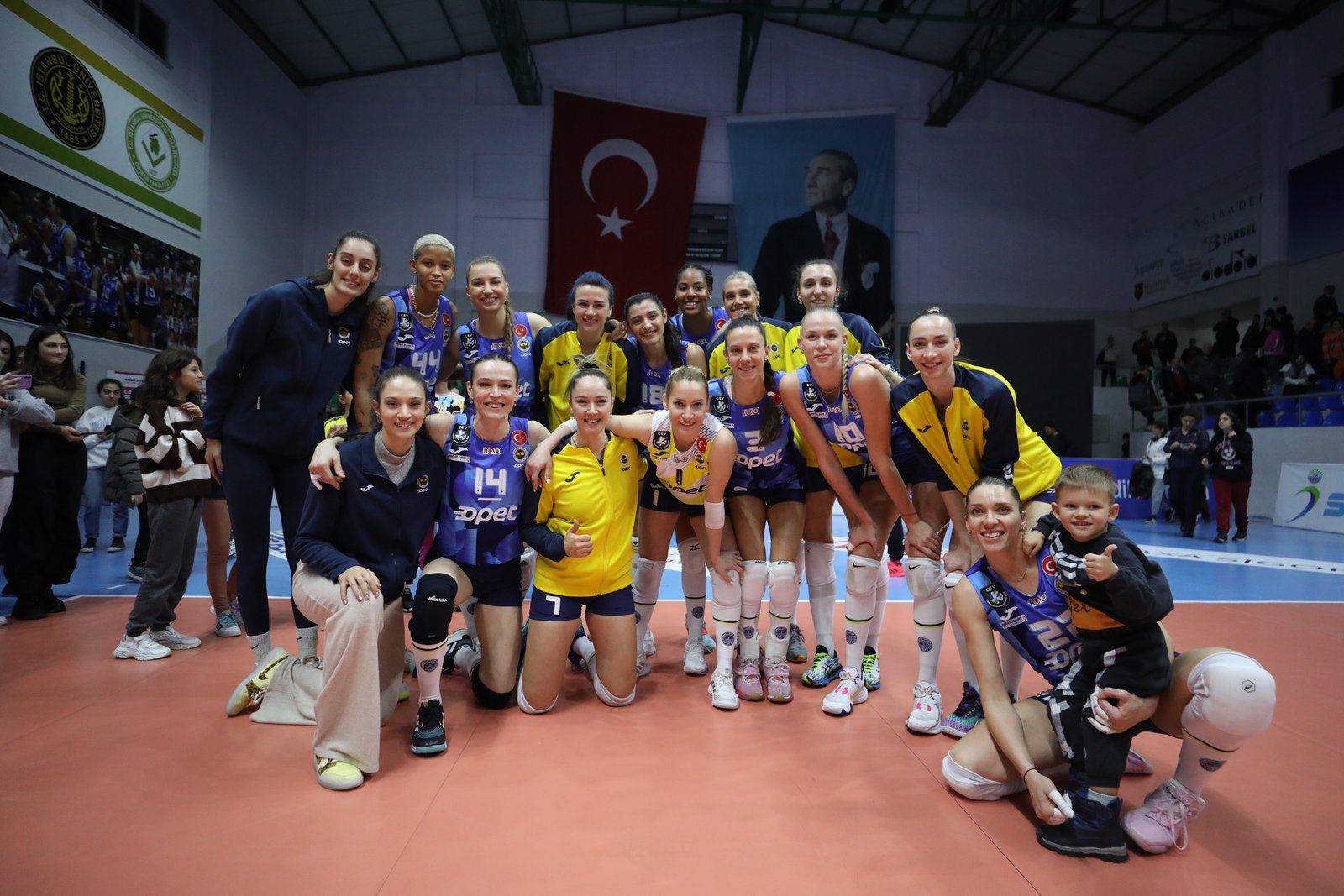 Sarıyer Belediye Spor 0 Fenerbahçe Opet 3 SARI MELEKLER